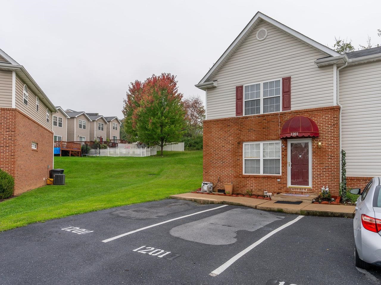 1201 WORDSWORTH CT, HARRISONBURG, Virginia 22802, 3 Bedrooms Bedrooms, ,2 BathroomsBathrooms,Residential,1201 WORDSWORTH CT,667457 MLS # 667457