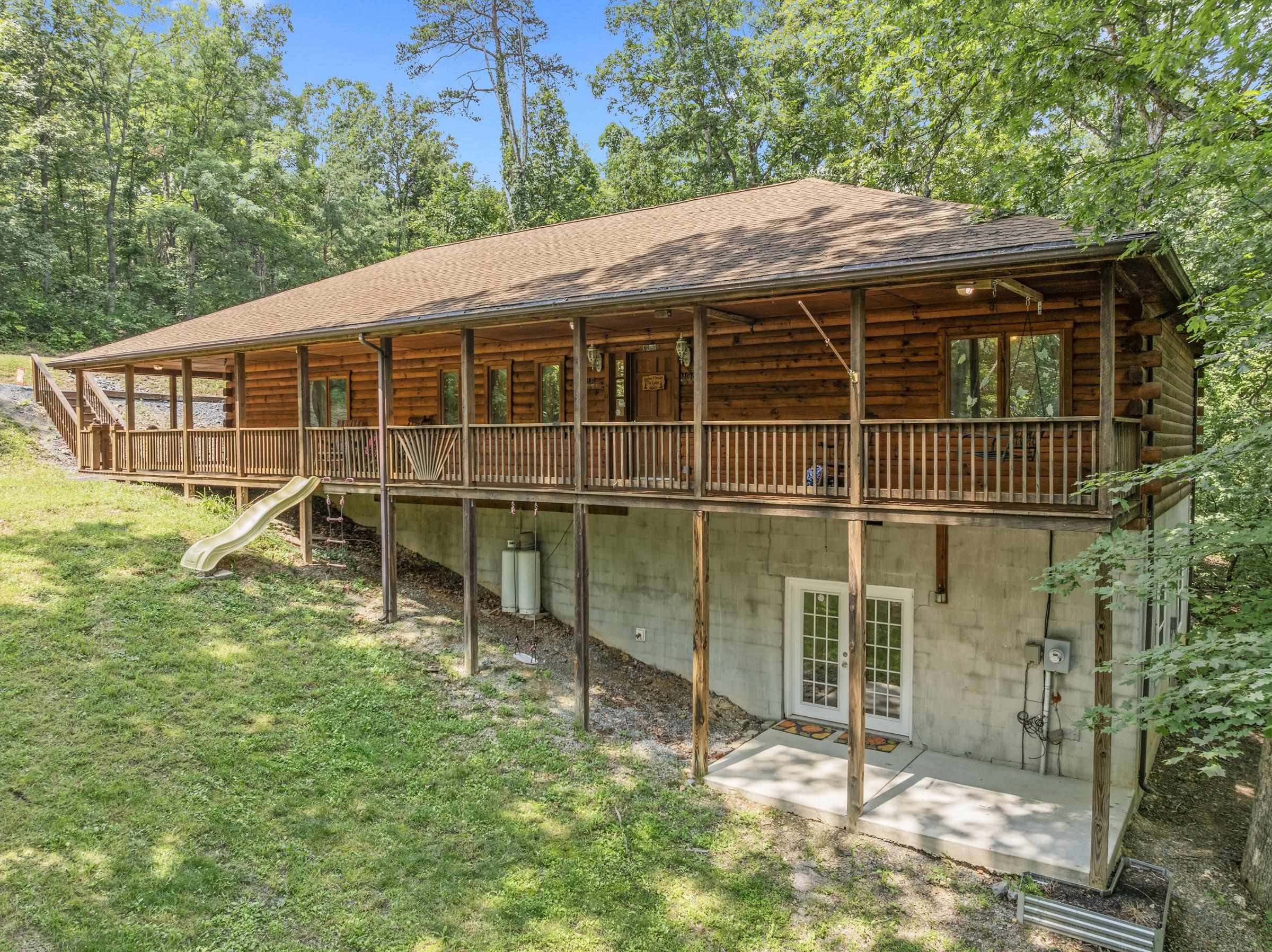 354 MULBERRY LN, MOUNT JACKSON, Virginia 22842, 4 Bedrooms Bedrooms, ,2 BathroomsBathrooms,Residential,354 MULBERRY LN,667458 MLS # 667458
