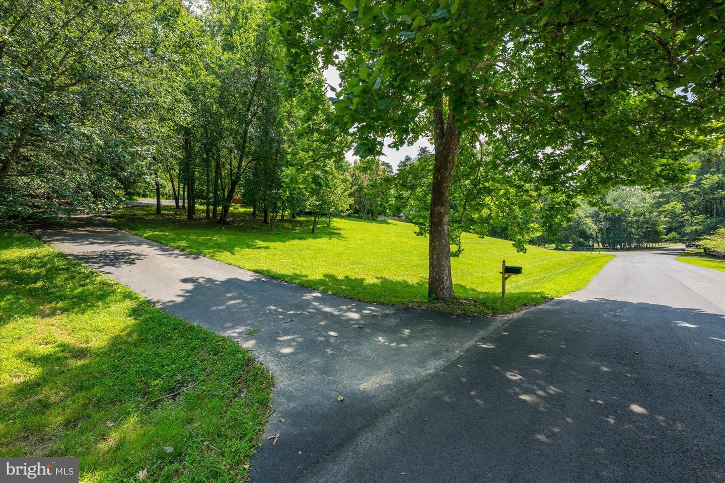 1013 UNION CHURCH RD, MCLEAN, Virginia 22102, 5 Bedrooms Bedrooms, ,3 BathroomsBathrooms,Residential,For sale,1013 UNION CHURCH RD,VAFX2258818 MLS # VAFX2258818