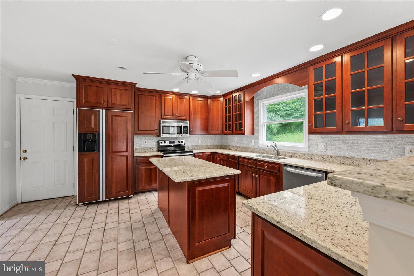 1013 UNION CHURCH RD, MCLEAN, Virginia 22102, 5 Bedrooms Bedrooms, ,3 BathroomsBathrooms,Residential,For sale,1013 UNION CHURCH RD,VAFX2258818 MLS # VAFX2258818