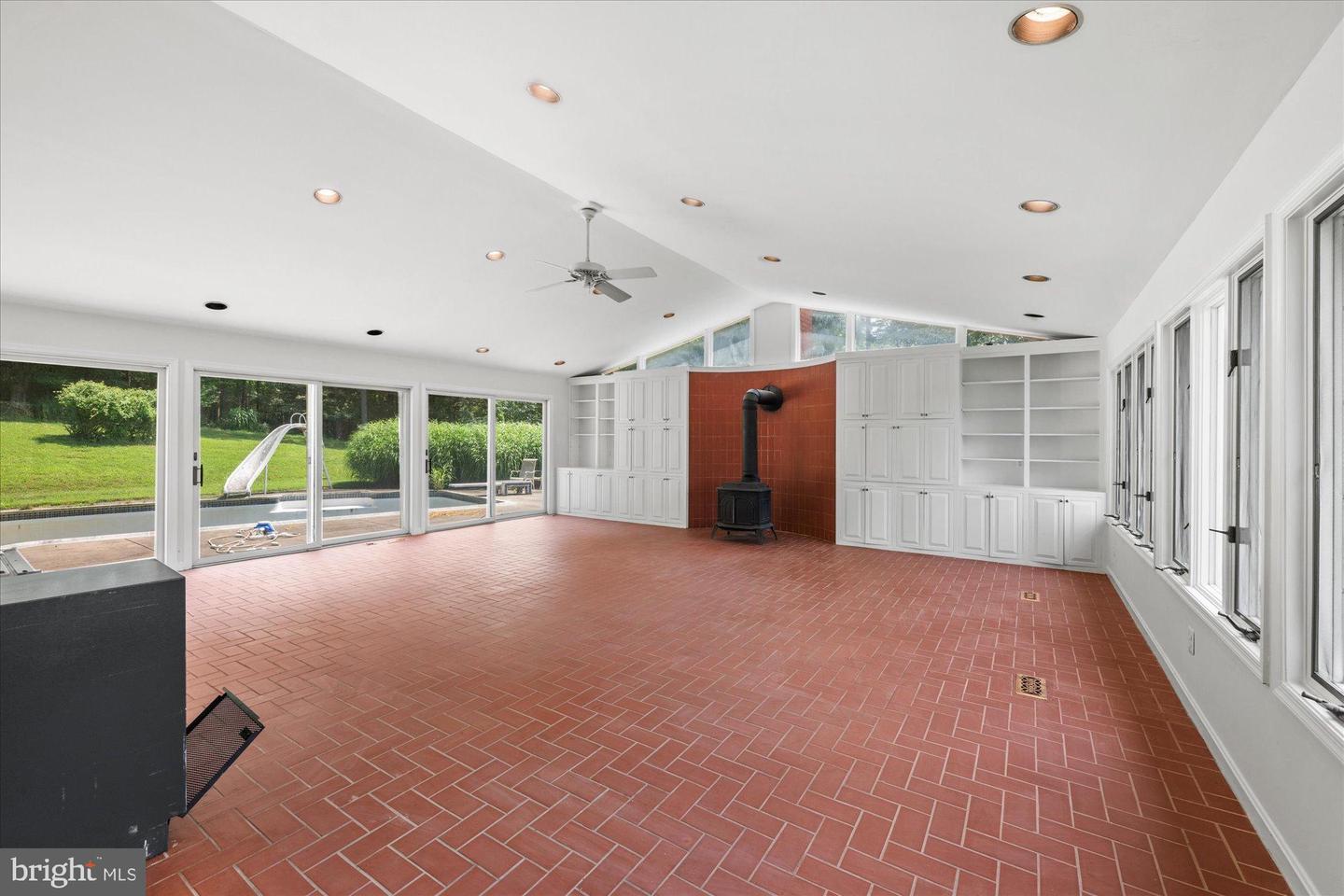 1013 UNION CHURCH RD, MCLEAN, Virginia 22102, 5 Bedrooms Bedrooms, ,3 BathroomsBathrooms,Residential,For sale,1013 UNION CHURCH RD,VAFX2258818 MLS # VAFX2258818