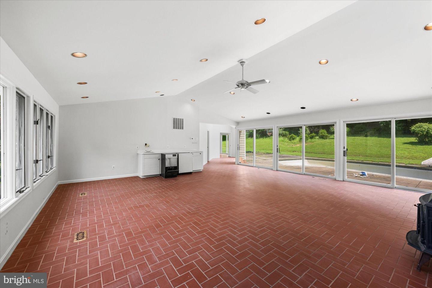 1013 UNION CHURCH RD, MCLEAN, Virginia 22102, 5 Bedrooms Bedrooms, ,3 BathroomsBathrooms,Residential,For sale,1013 UNION CHURCH RD,VAFX2258818 MLS # VAFX2258818