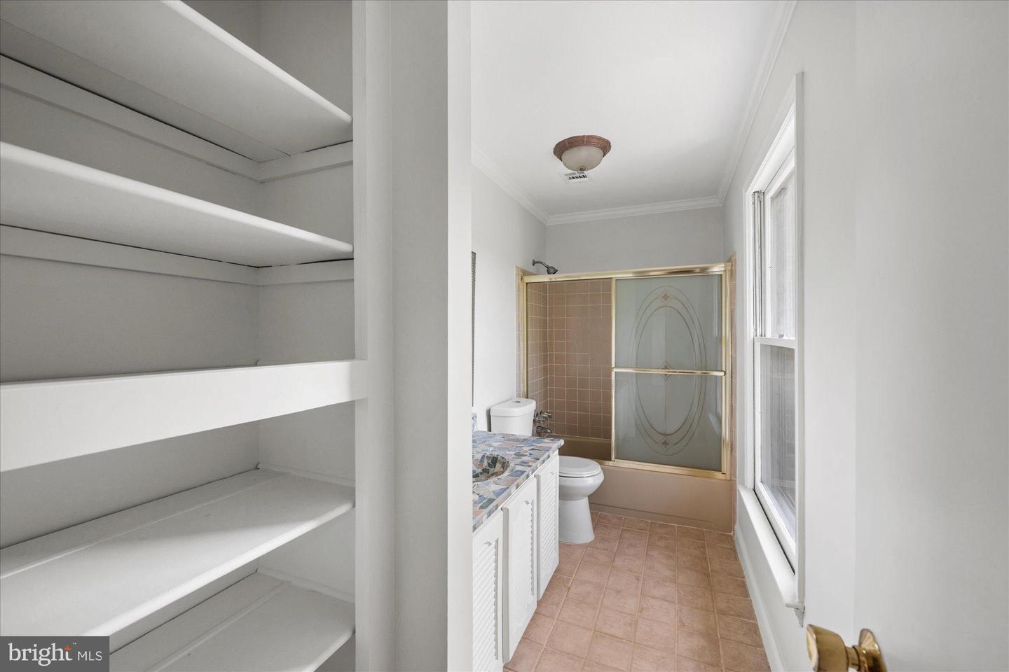 1013 UNION CHURCH RD, MCLEAN, Virginia 22102, 5 Bedrooms Bedrooms, ,3 BathroomsBathrooms,Residential,For sale,1013 UNION CHURCH RD,VAFX2258818 MLS # VAFX2258818