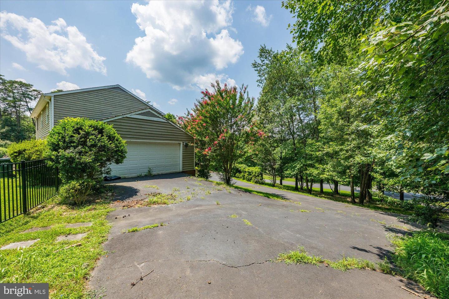 1013 UNION CHURCH RD, MCLEAN, Virginia 22102, 5 Bedrooms Bedrooms, ,3 BathroomsBathrooms,Residential,For sale,1013 UNION CHURCH RD,VAFX2258818 MLS # VAFX2258818