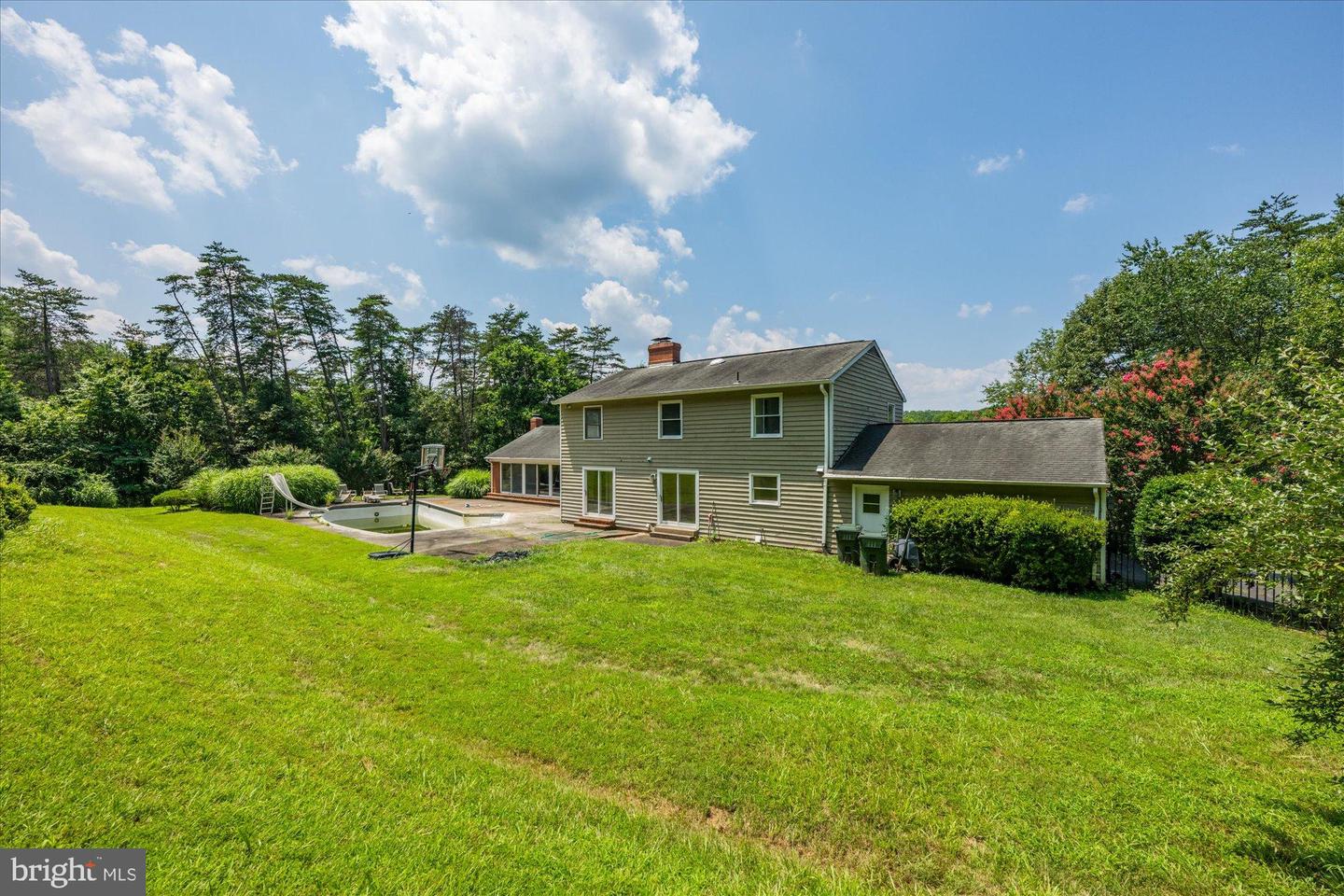 1013 UNION CHURCH RD, MCLEAN, Virginia 22102, 5 Bedrooms Bedrooms, ,3 BathroomsBathrooms,Residential,For sale,1013 UNION CHURCH RD,VAFX2258818 MLS # VAFX2258818