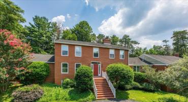 1013 UNION CHURCH RD, MCLEAN, Virginia 22102, 5 Bedrooms Bedrooms, ,3 BathroomsBathrooms,Residential,For sale,1013 UNION CHURCH RD,VAFX2258818 MLS # VAFX2258818