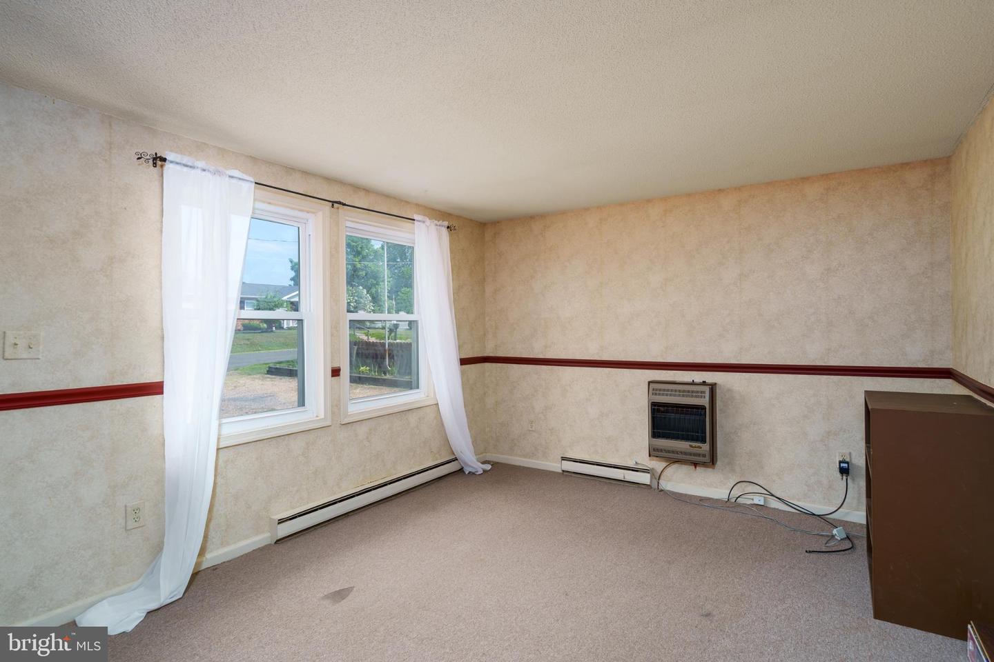 7752 PLEASANT VIEW, MIDDLETOWN, Virginia 22645, 3 Bedrooms Bedrooms, 7 Rooms Rooms,1 BathroomBathrooms,Residential,For sale,7752 PLEASANT VIEW,VAFV2035830 MLS # VAFV2035830