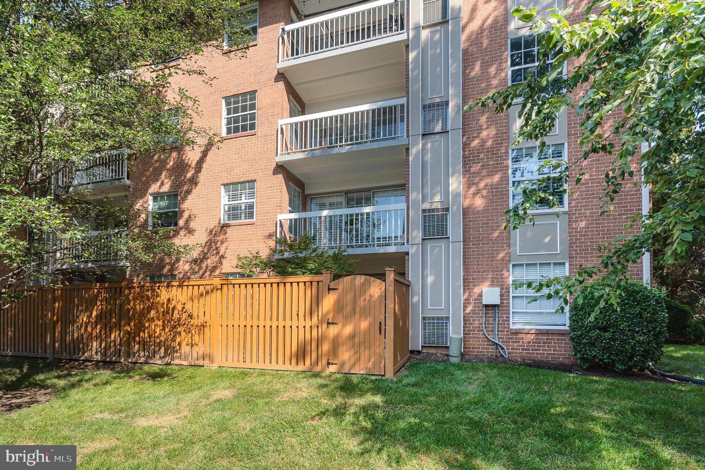 1923 WILSON LN #102, MCLEAN, Virginia 22102, 1 Bedroom Bedrooms, 5 Rooms Rooms,1 BathroomBathrooms,Residential,For sale,1923 WILSON LN #102,VAFX2258910 MLS # VAFX2258910