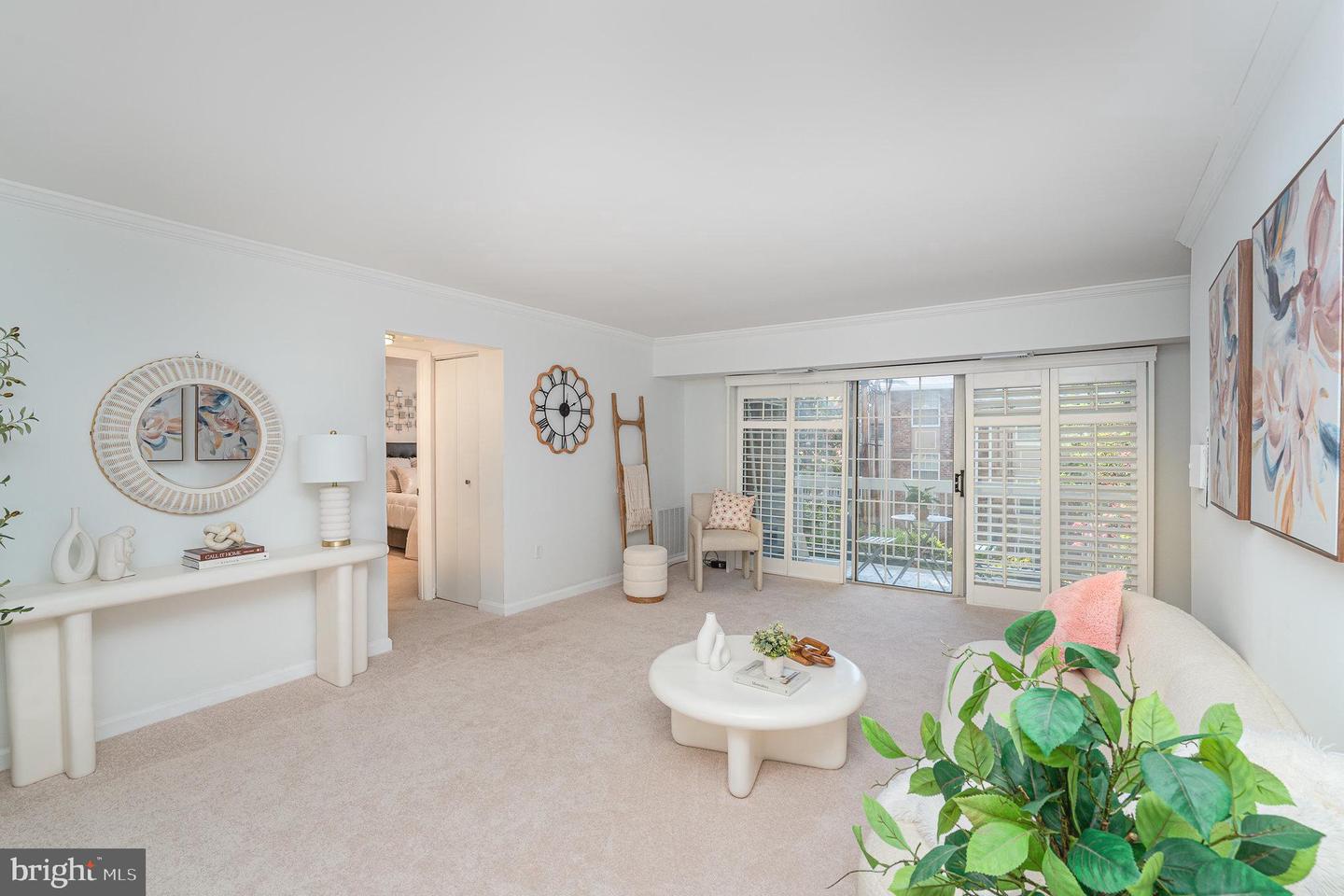 1923 WILSON LN #102, MCLEAN, Virginia 22102, 1 Bedroom Bedrooms, 5 Rooms Rooms,1 BathroomBathrooms,Residential,For sale,1923 WILSON LN #102,VAFX2258910 MLS # VAFX2258910