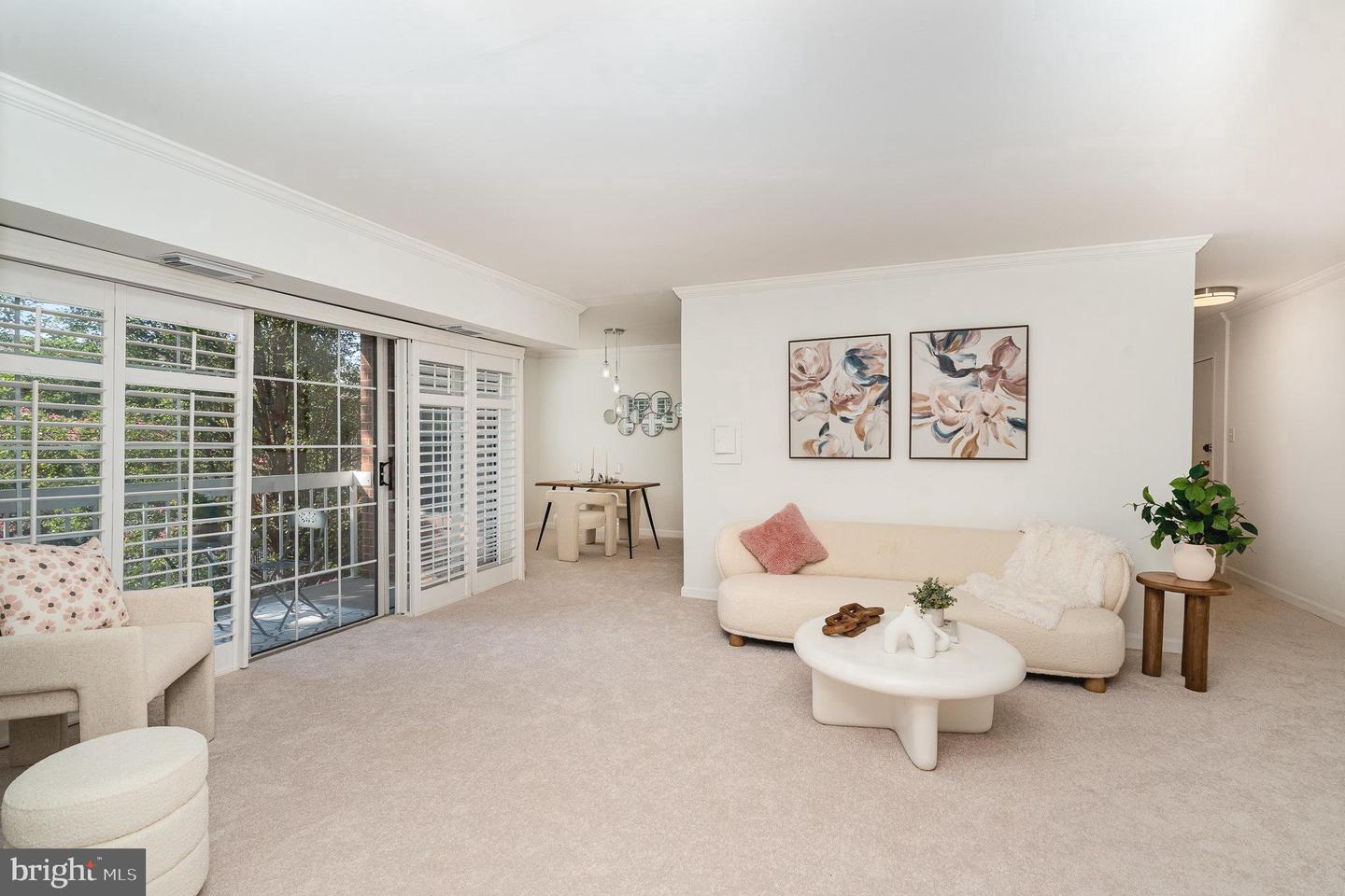 1923 WILSON LN #102, MCLEAN, Virginia 22102, 1 Bedroom Bedrooms, 5 Rooms Rooms,1 BathroomBathrooms,Residential,For sale,1923 WILSON LN #102,VAFX2258910 MLS # VAFX2258910