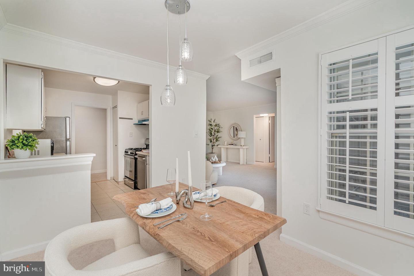 1923 WILSON LN #102, MCLEAN, Virginia 22102, 1 Bedroom Bedrooms, 5 Rooms Rooms,1 BathroomBathrooms,Residential,For sale,1923 WILSON LN #102,VAFX2258910 MLS # VAFX2258910