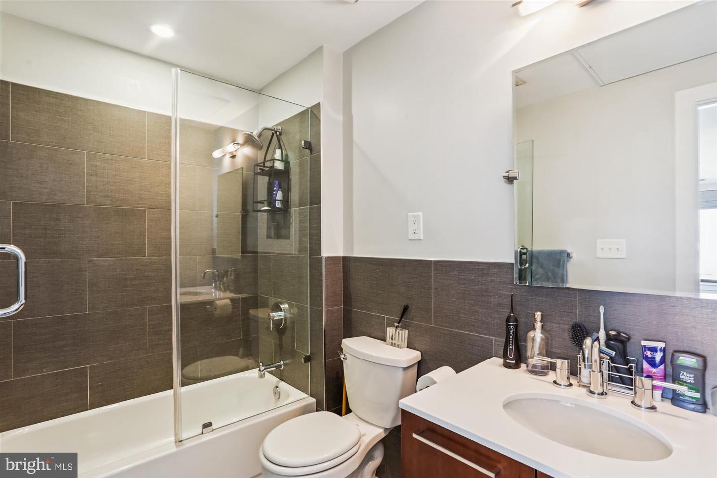 1634 14TH ST NW #604, WASHINGTON, District Of Columbia 20009, 2 Bedrooms Bedrooms, ,1 BathroomBathrooms,Residential,For sale,1634 14TH ST NW #604,DCDC2213298 MLS # DCDC2213298