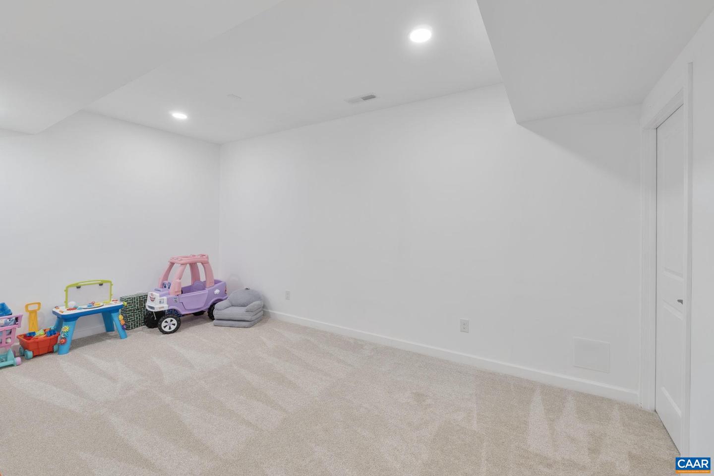 1749 HYLAND CREEK CIR, CHARLOTTESVILLE, Virginia 22911, 5 Bedrooms Bedrooms, ,3 BathroomsBathrooms,Residential,For sale,1749 HYLAND CREEK CIR,667407 MLS # 667407