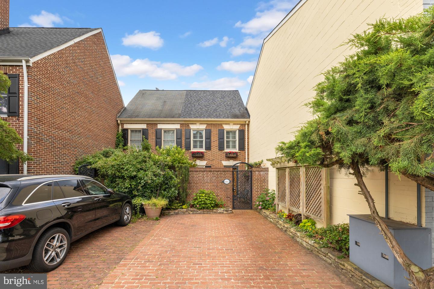 624 S PITT ST #1/2, ALEXANDRIA, Virginia 22314, 3 Bedrooms Bedrooms, ,2 BathroomsBathrooms,Residential,For sale,624 S PITT ST #1/2,VAAX2048172 MLS # VAAX2048172