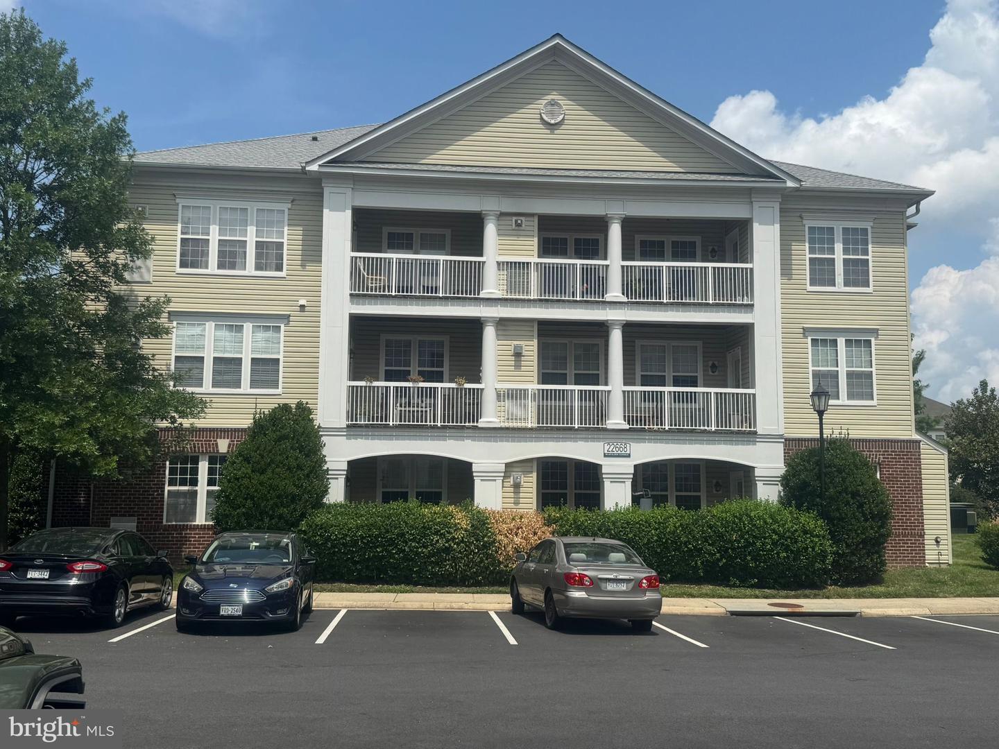 22668 BLUE ELDER TER #304, BRAMBLETON, Virginia 20148, 1 Bedroom Bedrooms, ,1 BathroomBathrooms,Residential,For sale,22668 BLUE ELDER TER #304,VALO2103784 MLS # VALO2103784