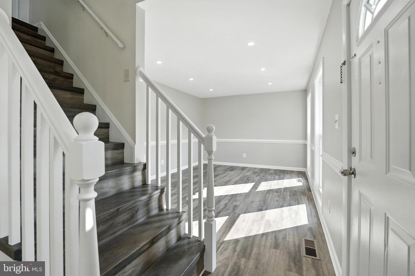 13874 MONTOCLAIR LN, WOODBRIDGE, Virginia 22193, 4 Bedrooms Bedrooms, ,3 BathroomsBathrooms,Residential,For sale,13874 MONTOCLAIR LN,VAPW2100666 MLS # VAPW2100666