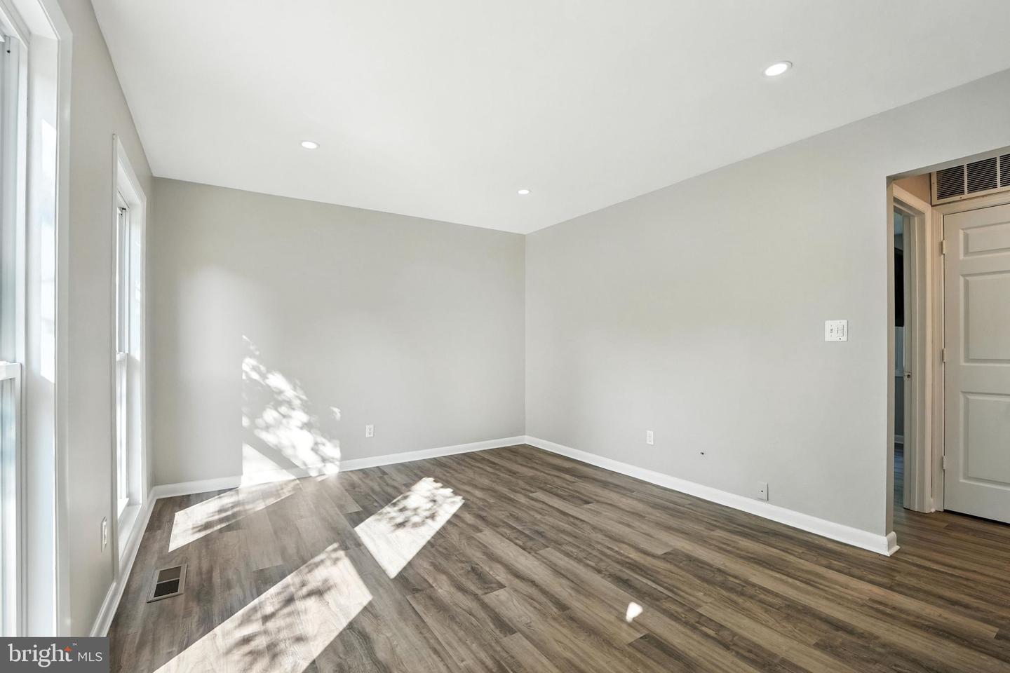13874 MONTOCLAIR LN, WOODBRIDGE, Virginia 22193, 4 Bedrooms Bedrooms, ,3 BathroomsBathrooms,Residential,For sale,13874 MONTOCLAIR LN,VAPW2100666 MLS # VAPW2100666