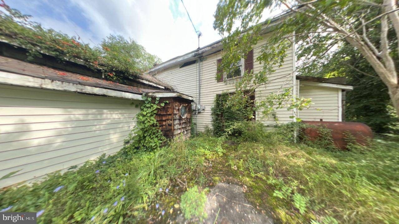 954 WOLF CREEK HWY, NARROWS, Virginia 24124, 3 Bedrooms Bedrooms, ,1 BathroomBathrooms,Residential,For sale,954 WOLF CREEK HWY,VAGI2000014 MLS # VAGI2000014