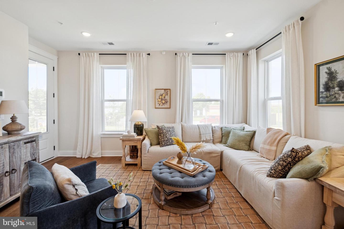4817 BAUHAUS SQ #LOT 111, CHANTILLY, Virginia 20151, 3 Bedrooms Bedrooms, ,2 BathroomsBathrooms,Residential,For sale,4817 BAUHAUS SQ #LOT 111,VAFX2259198 MLS # VAFX2259198