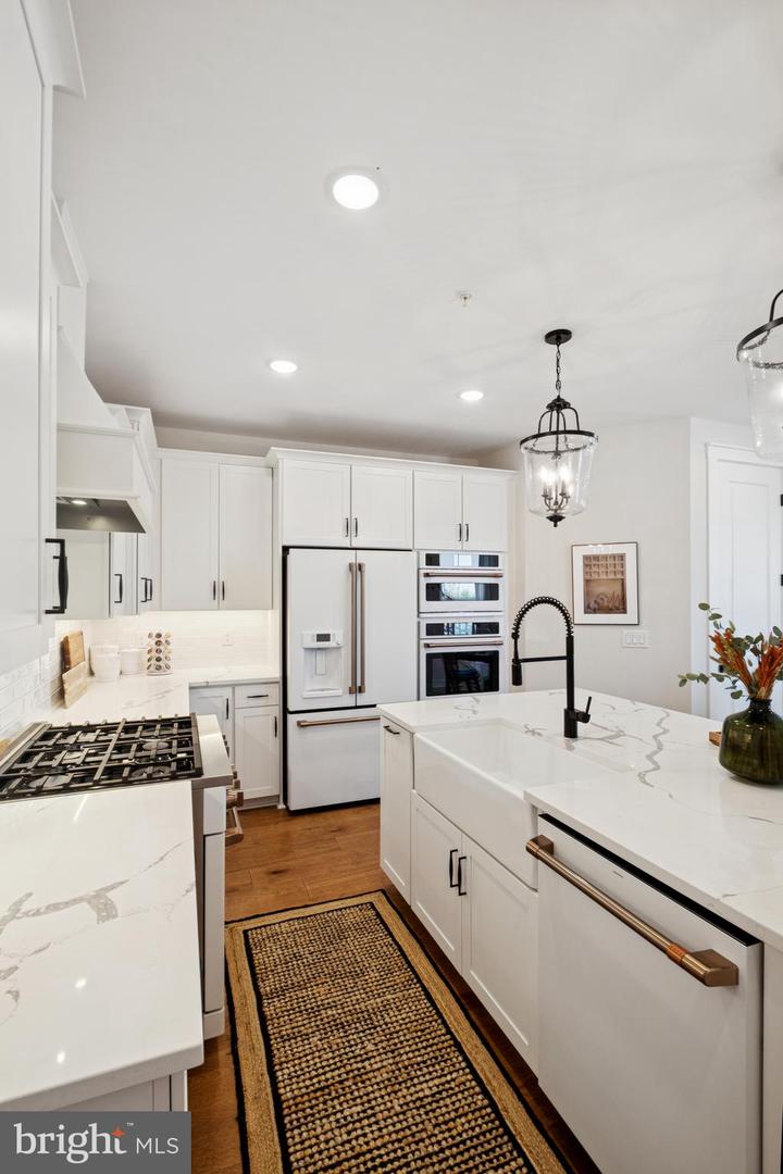 4817 BAUHAUS SQ #LOT 111, CHANTILLY, Virginia 20151, 3 Bedrooms Bedrooms, ,2 BathroomsBathrooms,Residential,For sale,4817 BAUHAUS SQ #LOT 111,VAFX2259198 MLS # VAFX2259198