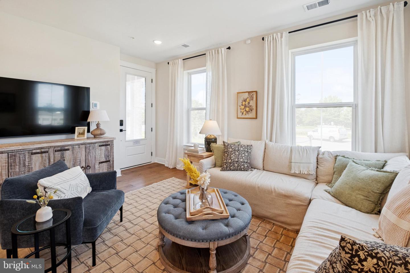 4813 BAUHAUS SQ #LOT 113, CHANTILLY, Virginia 20151, 3 Bedrooms Bedrooms, ,2 BathroomsBathrooms,Residential,For sale,4813 BAUHAUS SQ #LOT 113,VAFX2259206 MLS # VAFX2259206