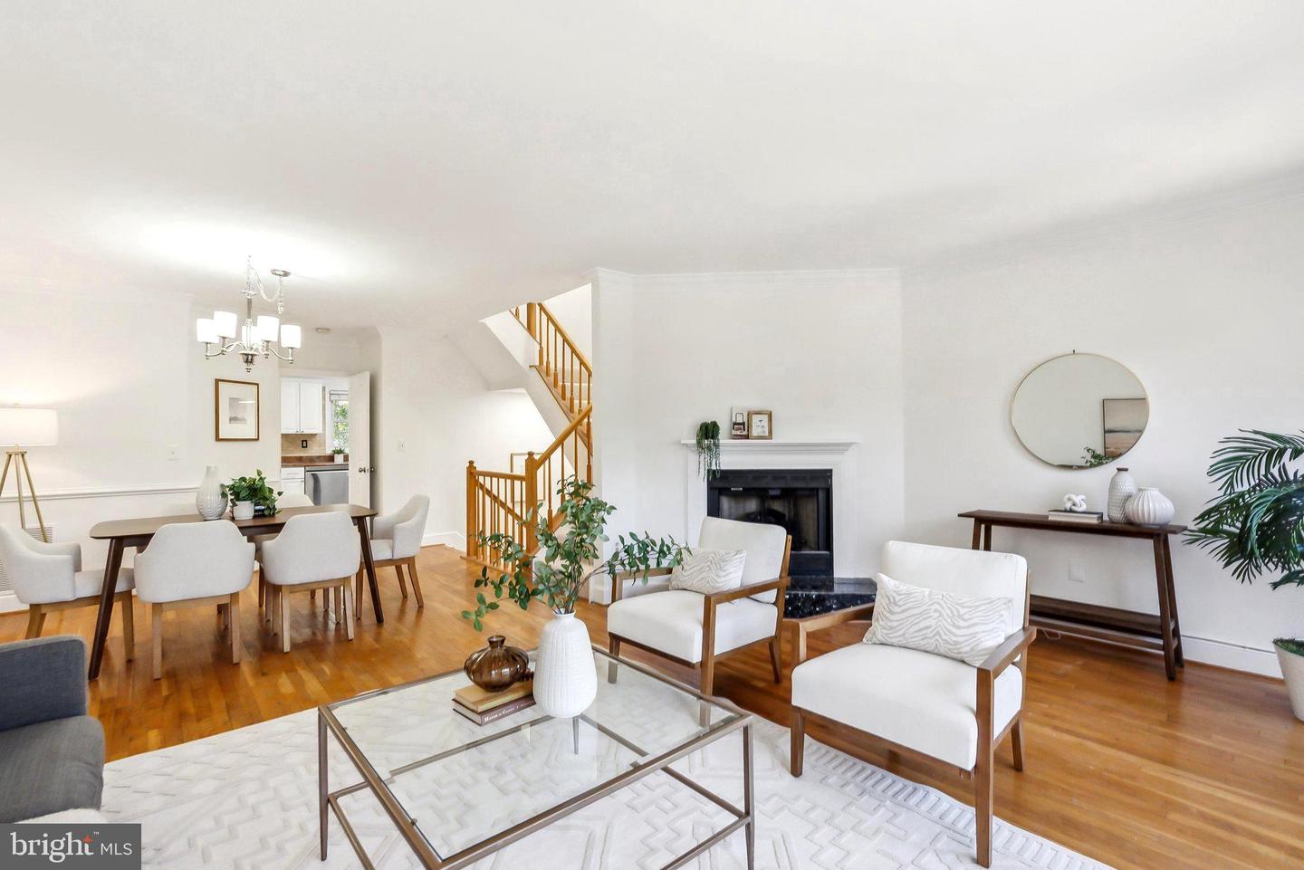 695 W GLEBE RD, ALEXANDRIA, Virginia 22305, 3 Bedrooms Bedrooms, ,4 BathroomsBathrooms,Residential,For sale,695 W GLEBE RD,VAAX2048200 MLS # VAAX2048200