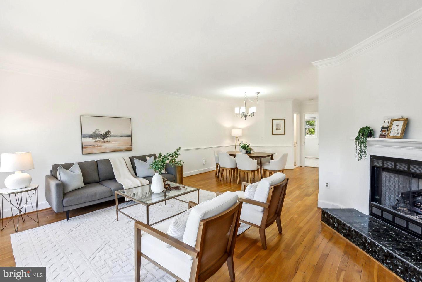695 W GLEBE RD, ALEXANDRIA, Virginia 22305, 3 Bedrooms Bedrooms, ,4 BathroomsBathrooms,Residential,For sale,695 W GLEBE RD,VAAX2048200 MLS # VAAX2048200