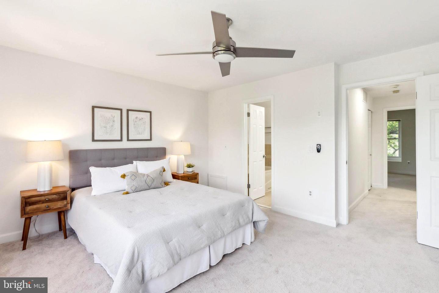 695 W GLEBE RD, ALEXANDRIA, Virginia 22305, 3 Bedrooms Bedrooms, ,4 BathroomsBathrooms,Residential,For sale,695 W GLEBE RD,VAAX2048200 MLS # VAAX2048200