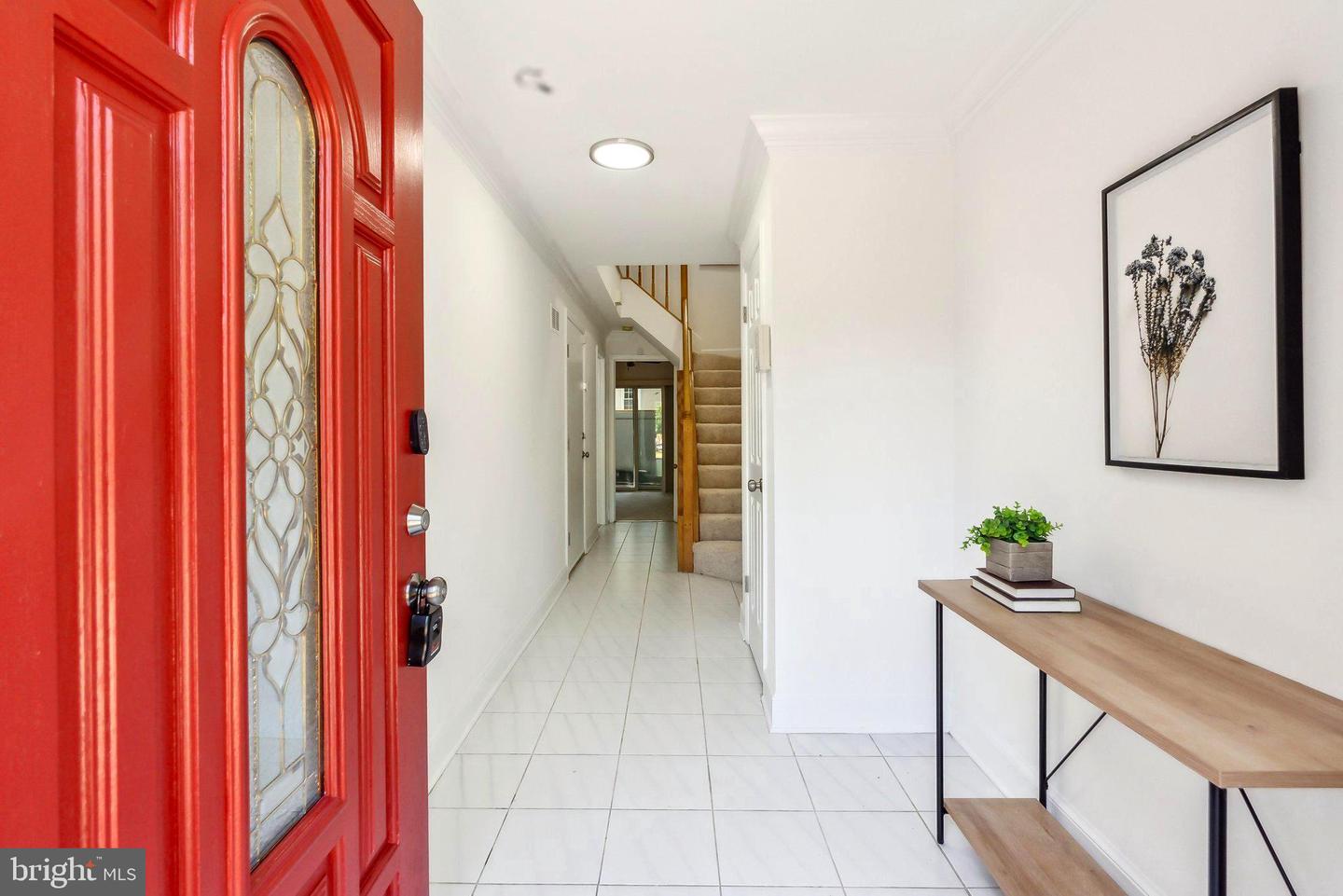 695 W GLEBE RD, ALEXANDRIA, Virginia 22305, 3 Bedrooms Bedrooms, ,4 BathroomsBathrooms,Residential,For sale,695 W GLEBE RD,VAAX2048200 MLS # VAAX2048200