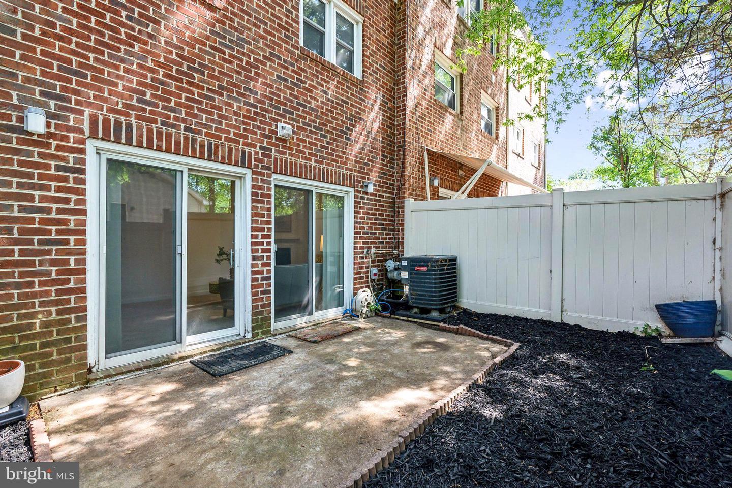 695 W GLEBE RD, ALEXANDRIA, Virginia 22305, 3 Bedrooms Bedrooms, ,4 BathroomsBathrooms,Residential,For sale,695 W GLEBE RD,VAAX2048200 MLS # VAAX2048200