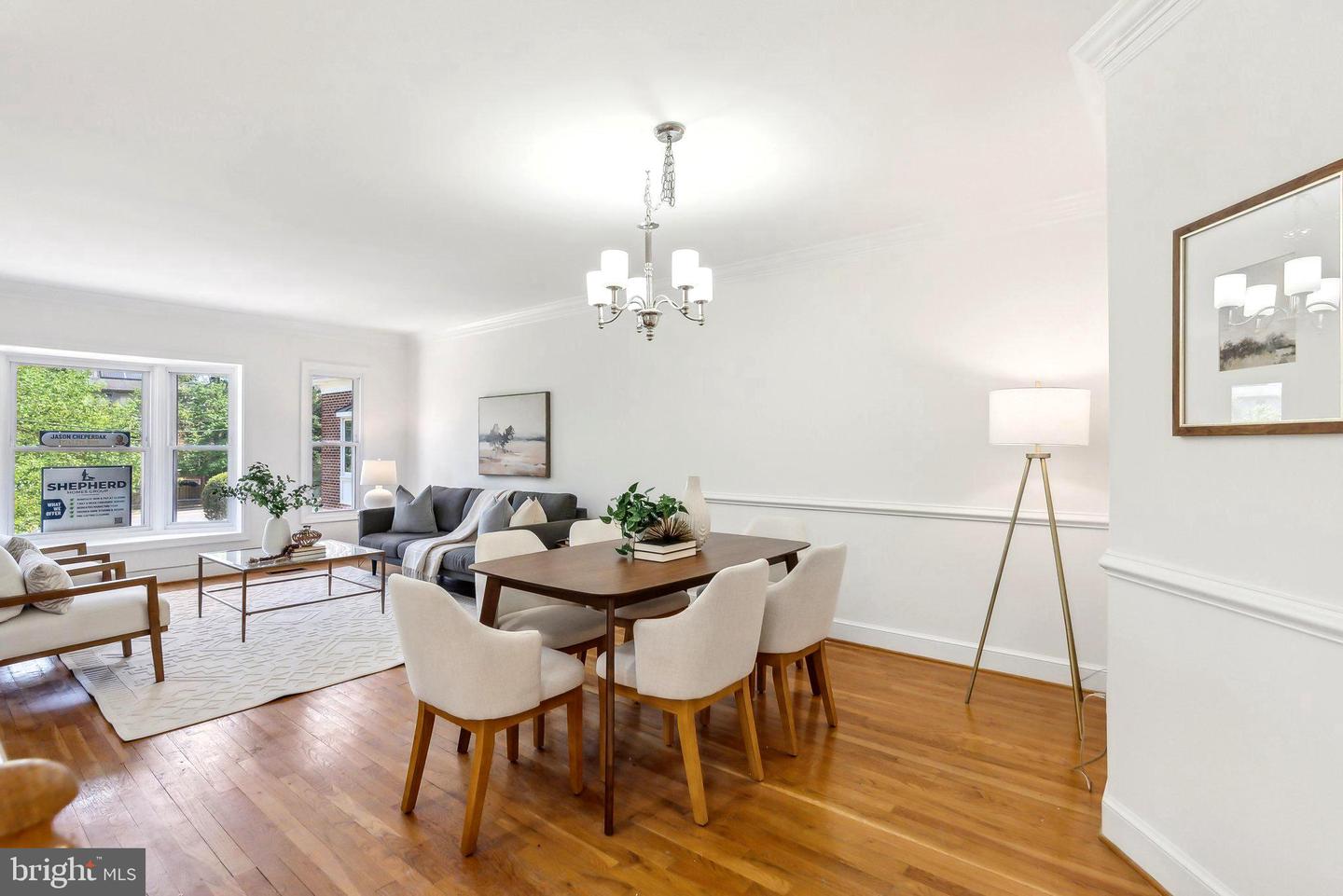695 W GLEBE RD, ALEXANDRIA, Virginia 22305, 3 Bedrooms Bedrooms, ,4 BathroomsBathrooms,Residential,For sale,695 W GLEBE RD,VAAX2048200 MLS # VAAX2048200