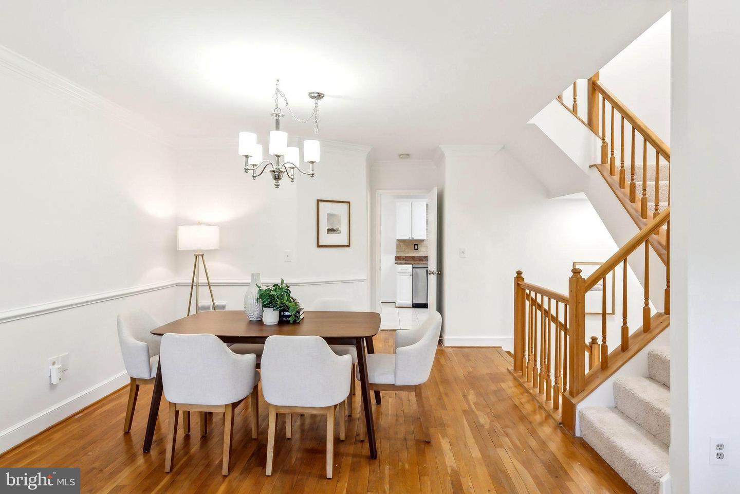 695 W GLEBE RD, ALEXANDRIA, Virginia 22305, 3 Bedrooms Bedrooms, ,4 BathroomsBathrooms,Residential,For sale,695 W GLEBE RD,VAAX2048200 MLS # VAAX2048200