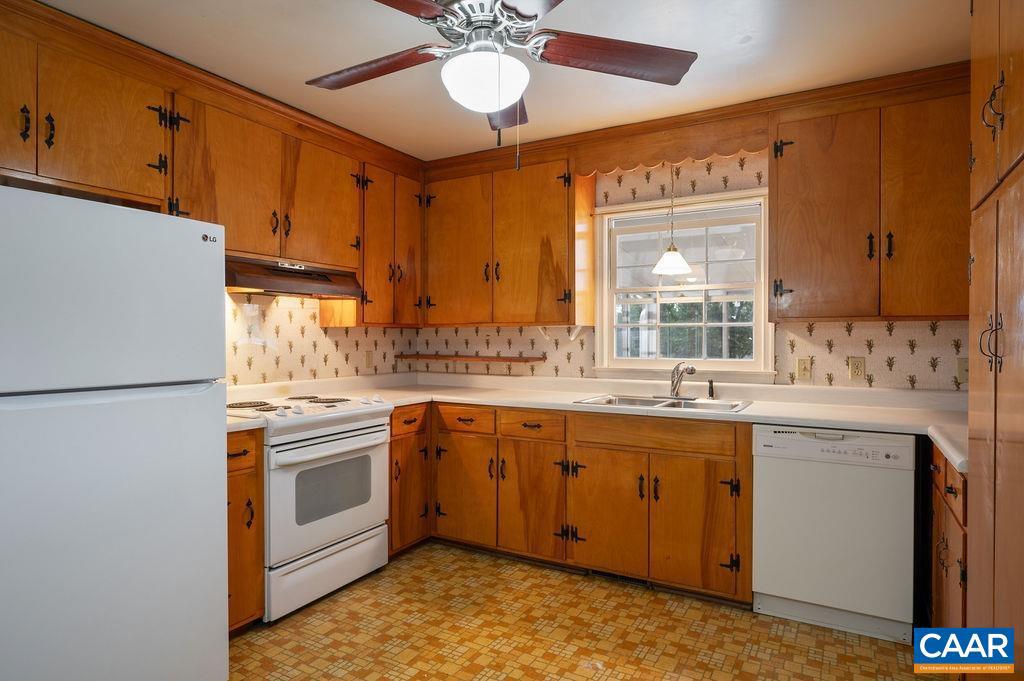 2608 NORTHFIELD RD, CHARLOTTESVILLE, Virginia 22901, 4 Bedrooms Bedrooms, ,3 BathroomsBathrooms,Residential,For sale,2608 NORTHFIELD RD,667433 MLS # 667433