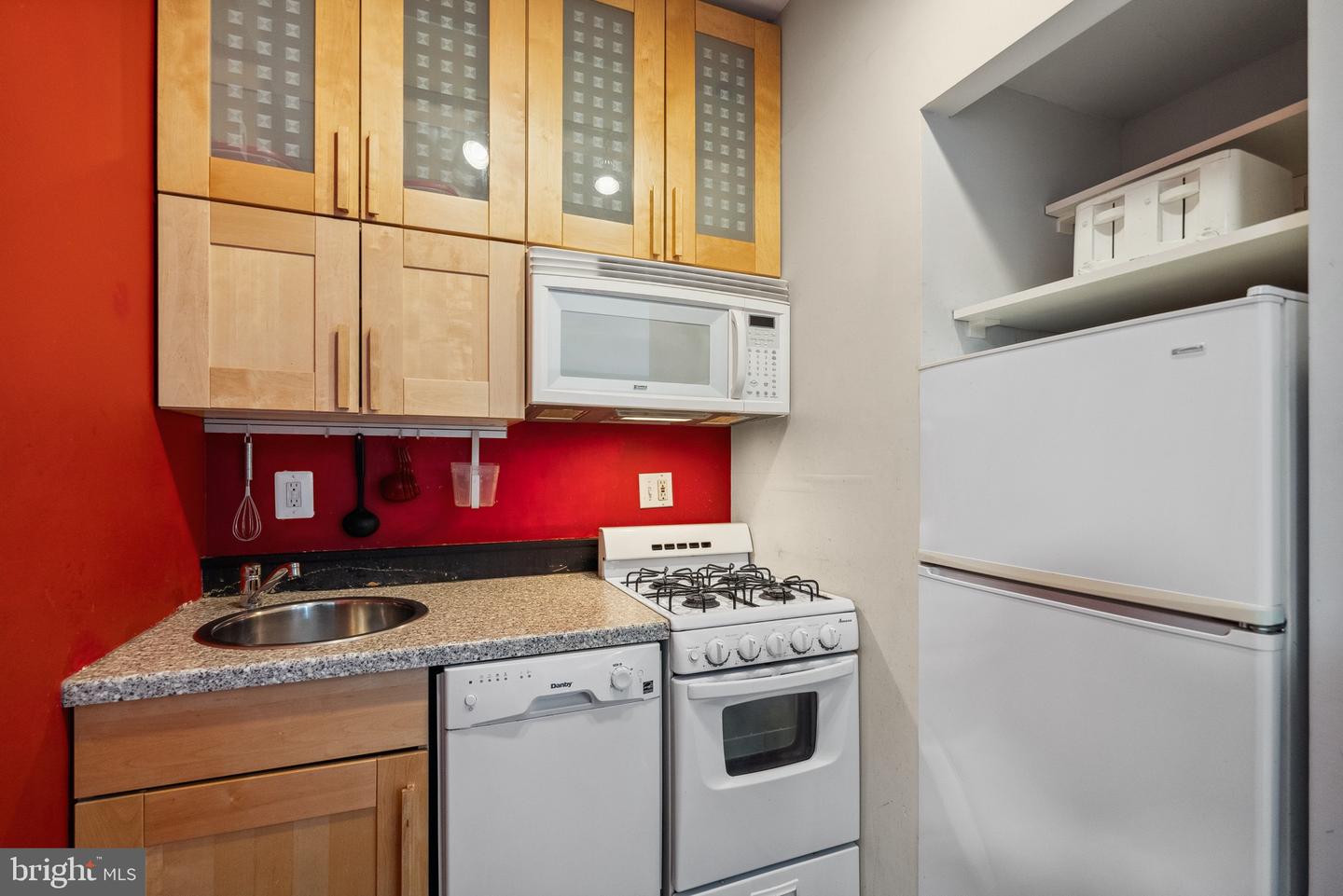 1711 MASSACHUSETTS AVE NW #817, WASHINGTON, District Of Columbia 20036, 1 Bedroom Bedrooms, ,1 BathroomBathrooms,Residential,For sale,1711 MASSACHUSETTS AVE NW #817,DCDC2213576 MLS # DCDC2213576