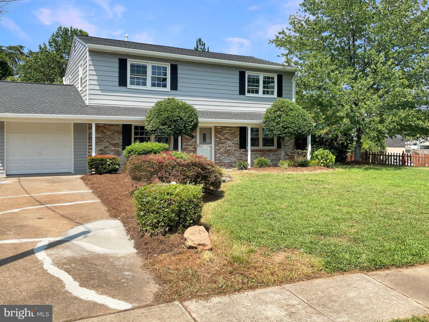 4160 NICHOLS CT, DUMFRIES, Virginia 22026, 4 Bedrooms Bedrooms, ,2 BathroomsBathrooms,Residential,For sale,4160 NICHOLS CT,VAPW2100720 MLS # VAPW2100720