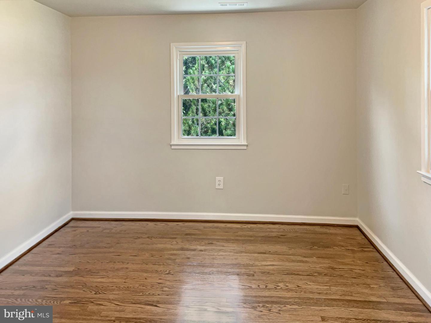 4160 NICHOLS CT, DUMFRIES, Virginia 22026, 4 Bedrooms Bedrooms, ,2 BathroomsBathrooms,Residential,For sale,4160 NICHOLS CT,VAPW2100720 MLS # VAPW2100720