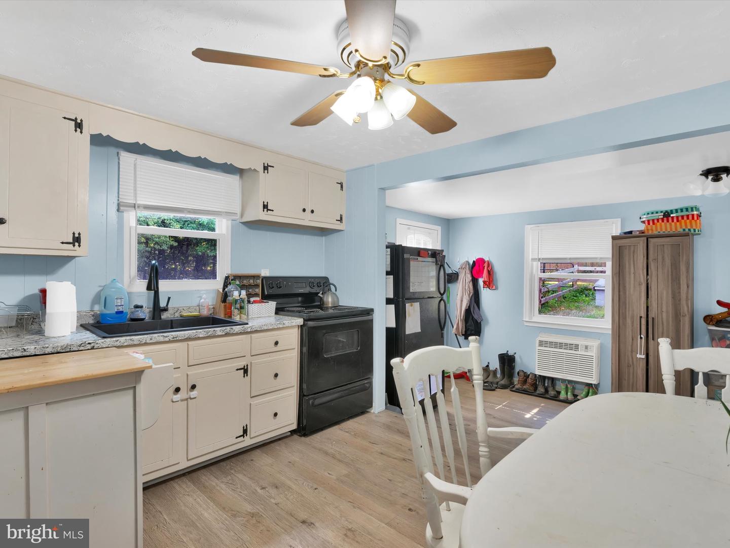 2556 MOUNTAIN VIEW RD, POWHATAN, Virginia 23139, 4 Bedrooms Bedrooms, ,1 BathroomBathrooms,Residential,For sale,2556 MOUNTAIN VIEW RD,VAPN2000096 MLS # VAPN2000096