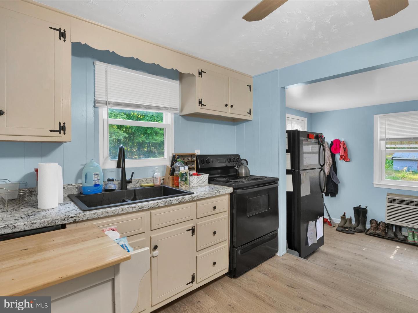 2556 MOUNTAIN VIEW RD, POWHATAN, Virginia 23139, 4 Bedrooms Bedrooms, ,1 BathroomBathrooms,Residential,For sale,2556 MOUNTAIN VIEW RD,VAPN2000096 MLS # VAPN2000096