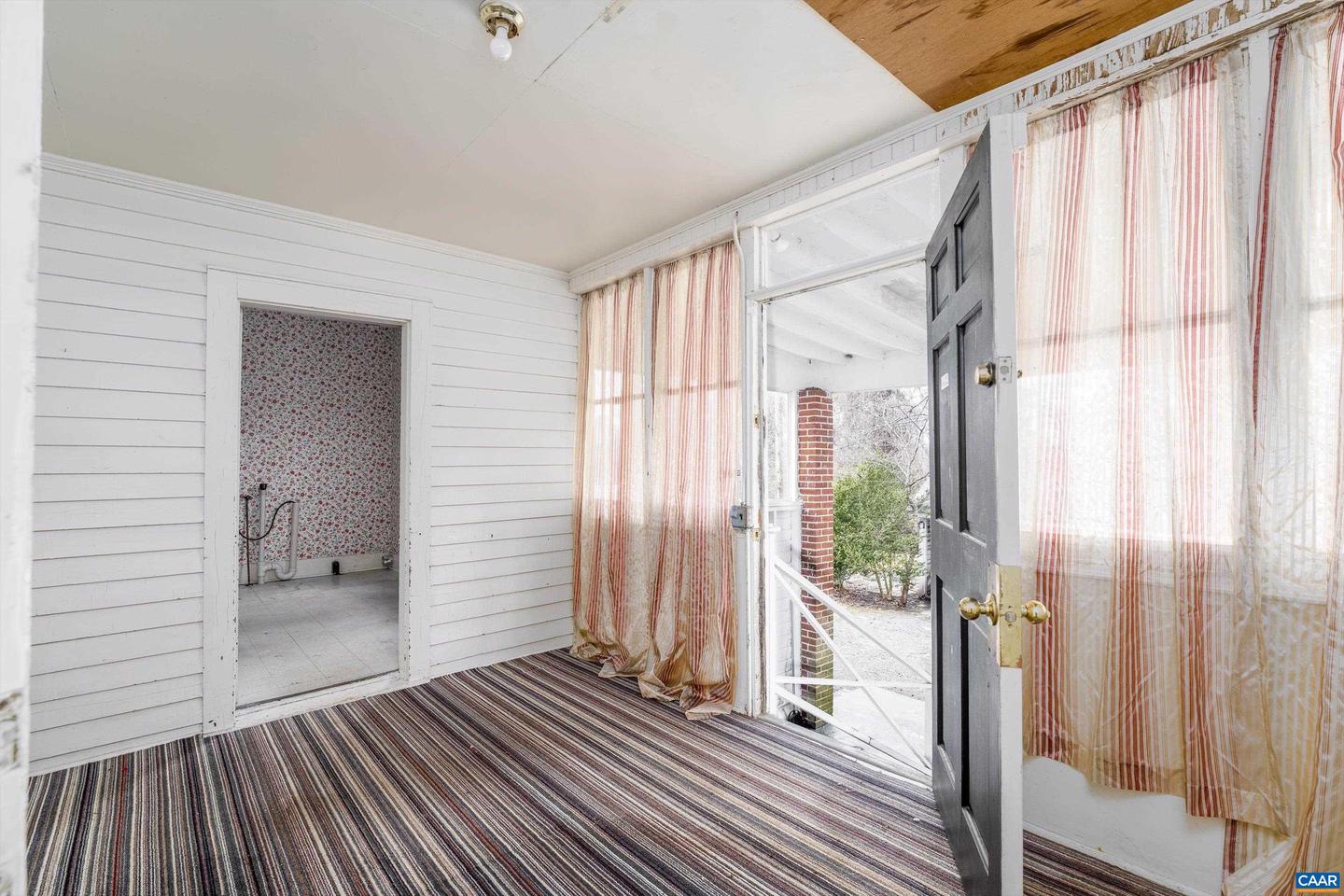 278 JAMES RIVER RD, SCOTTSVILLE, Virginia 24590, 5 Bedrooms Bedrooms, ,3 BathroomsBathrooms,Residential,For sale,278 JAMES RIVER RD,660895 MLS # 660895
