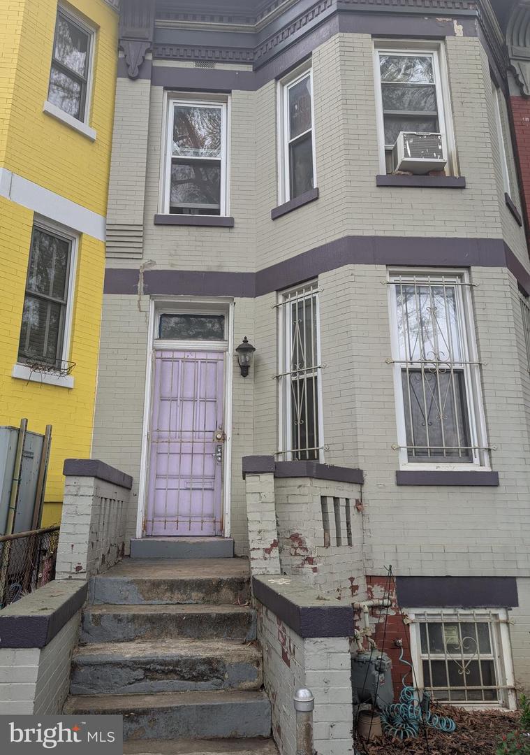13 RHODE ISLAND AVE NE, WASHINGTON, District Of Columbia 20002, 3 Bedrooms Bedrooms, ,1 BathroomBathrooms,Residential,For sale,13 RHODE ISLAND AVE NE,DCDC2197974 MLS # DCDC2197974