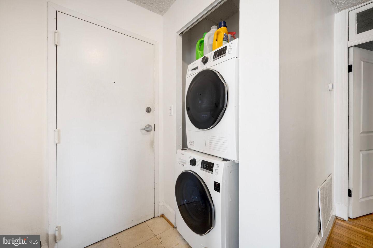 1401 COLUMBIA RD NW #213, WASHINGTON, District Of Columbia 20009, 2 Bedrooms Bedrooms, ,1 BathroomBathrooms,Residential,For sale,1401 COLUMBIA RD NW #213,DCDC2206130 MLS # DCDC2206130