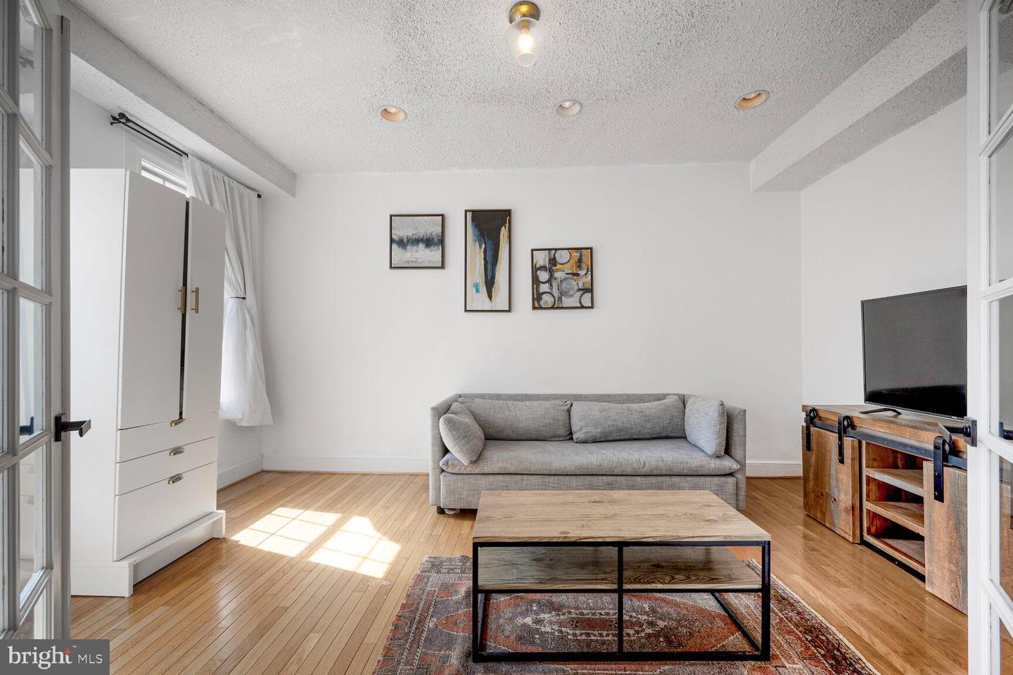 1401 COLUMBIA RD NW #213, WASHINGTON, District Of Columbia 20009, 2 Bedrooms Bedrooms, ,1 BathroomBathrooms,Residential,For sale,1401 COLUMBIA RD NW #213,DCDC2206130 MLS # DCDC2206130