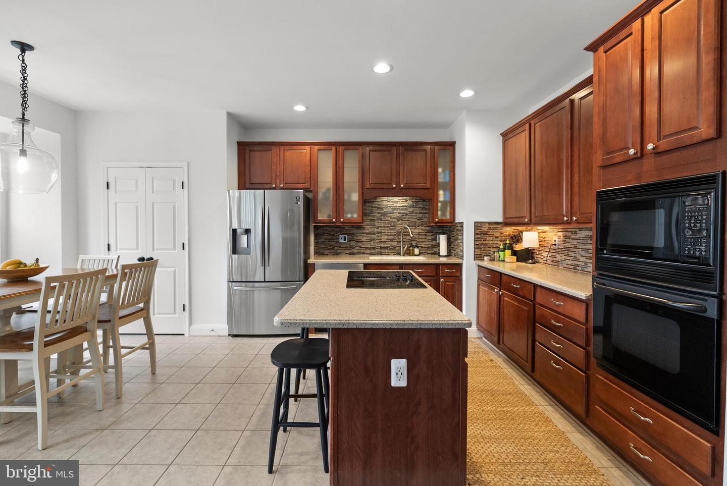 301 OXFORD GLEN CT, PURCELLVILLE, Virginia 20132, 4 Bedrooms Bedrooms, ,3 BathroomsBathrooms,Residential,For sale,301 OXFORD GLEN CT,VALO2102846 MLS # VALO2102846