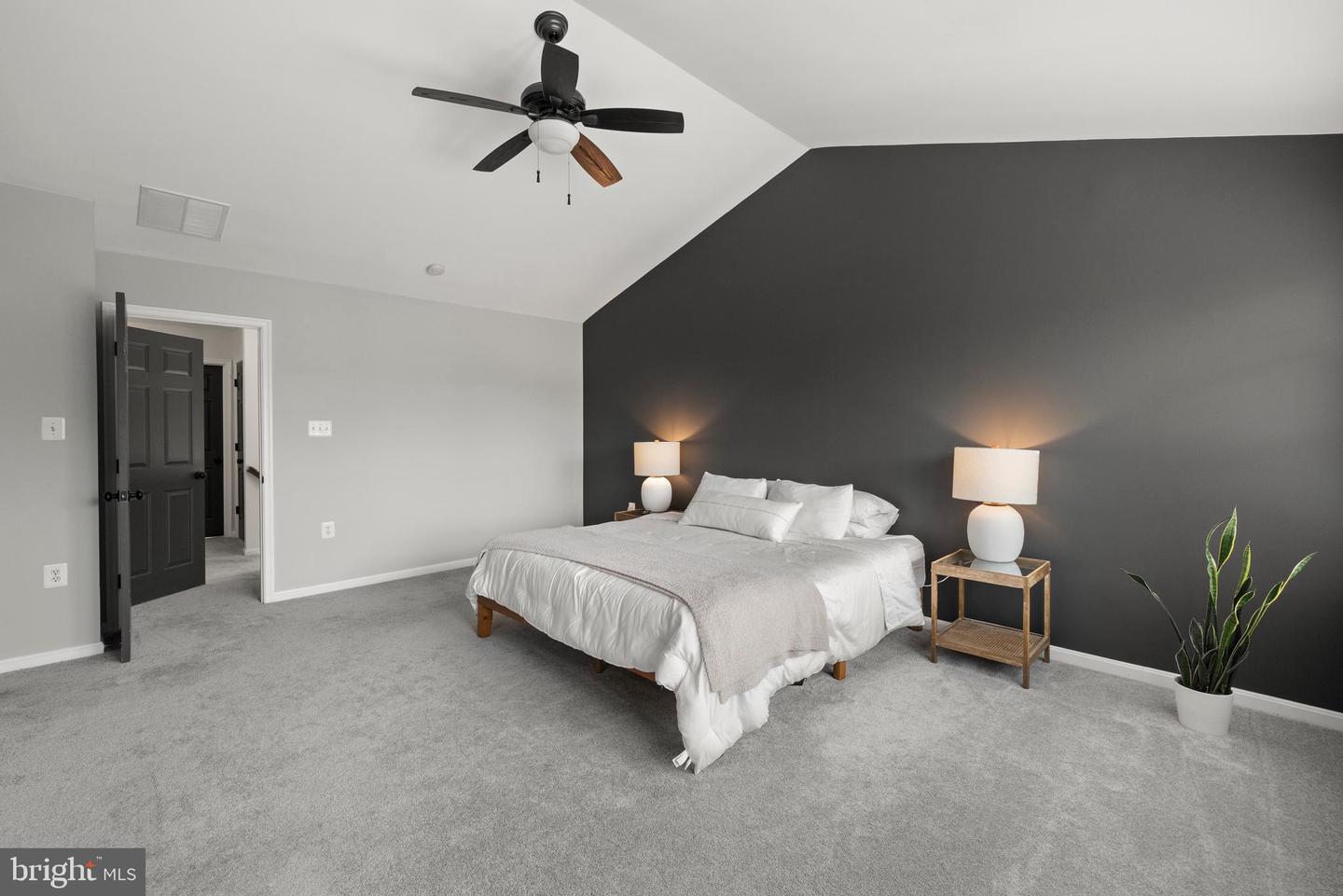 301 OXFORD GLEN CT, PURCELLVILLE, Virginia 20132, 4 Bedrooms Bedrooms, ,3 BathroomsBathrooms,Residential,For sale,301 OXFORD GLEN CT,VALO2102846 MLS # VALO2102846