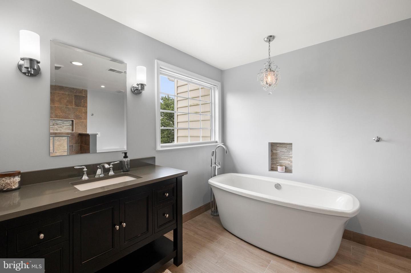 301 OXFORD GLEN CT, PURCELLVILLE, Virginia 20132, 4 Bedrooms Bedrooms, ,3 BathroomsBathrooms,Residential,For sale,301 OXFORD GLEN CT,VALO2102846 MLS # VALO2102846