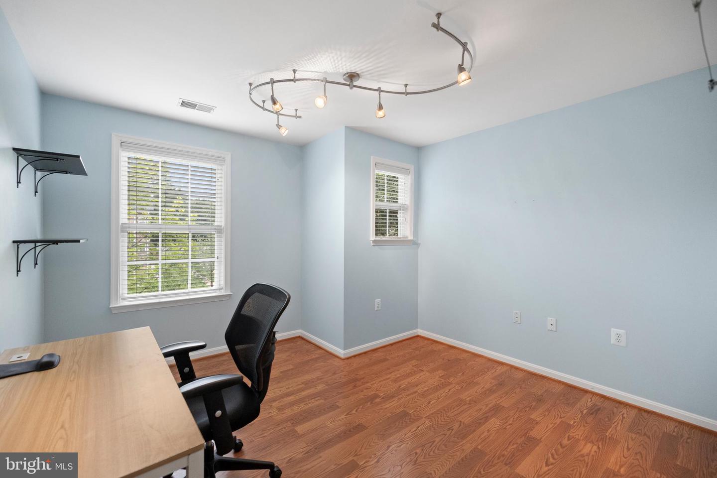 301 OXFORD GLEN CT, PURCELLVILLE, Virginia 20132, 4 Bedrooms Bedrooms, ,3 BathroomsBathrooms,Residential,For sale,301 OXFORD GLEN CT,VALO2102846 MLS # VALO2102846