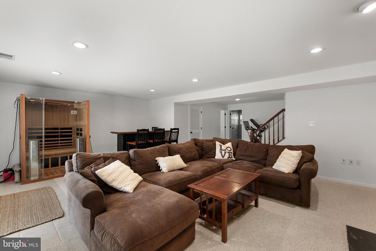 301 OXFORD GLEN CT, PURCELLVILLE, Virginia 20132, 4 Bedrooms Bedrooms, ,3 BathroomsBathrooms,Residential,For sale,301 OXFORD GLEN CT,VALO2102846 MLS # VALO2102846