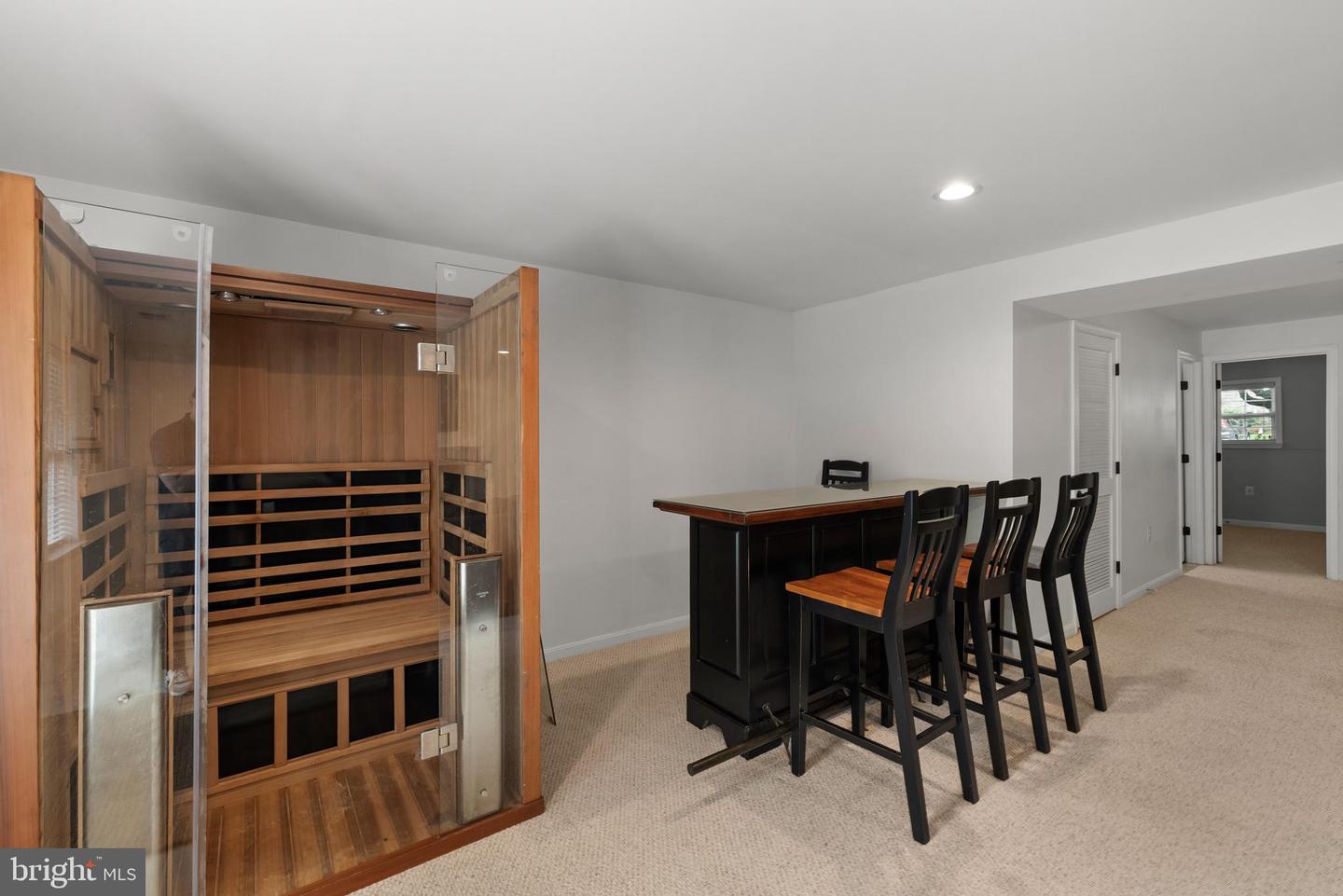 301 OXFORD GLEN CT, PURCELLVILLE, Virginia 20132, 4 Bedrooms Bedrooms, ,3 BathroomsBathrooms,Residential,For sale,301 OXFORD GLEN CT,VALO2102846 MLS # VALO2102846