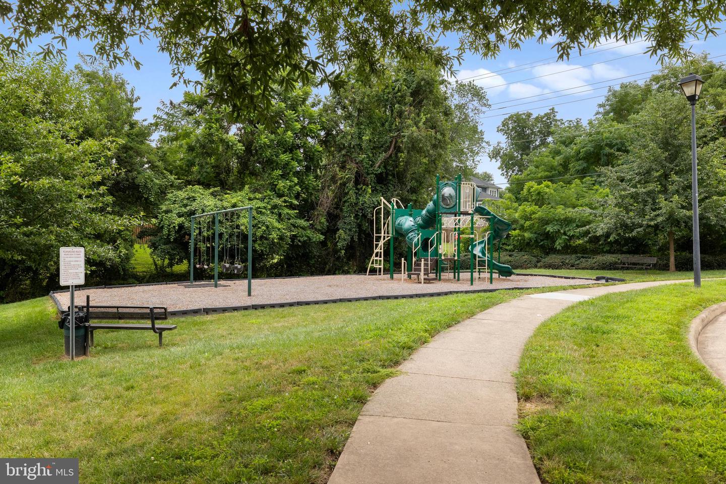 301 OXFORD GLEN CT, PURCELLVILLE, Virginia 20132, 4 Bedrooms Bedrooms, ,3 BathroomsBathrooms,Residential,For sale,301 OXFORD GLEN CT,VALO2102846 MLS # VALO2102846