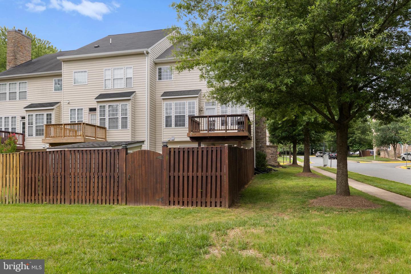 301 OXFORD GLEN CT, PURCELLVILLE, Virginia 20132, 4 Bedrooms Bedrooms, ,3 BathroomsBathrooms,Residential,For sale,301 OXFORD GLEN CT,VALO2102846 MLS # VALO2102846